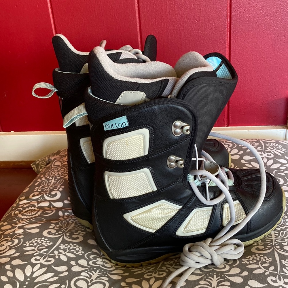 Burton Matrix women’s snow boot sz 8